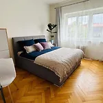 Park View Apartment Andel