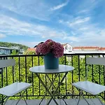 Park View Apartment Andel